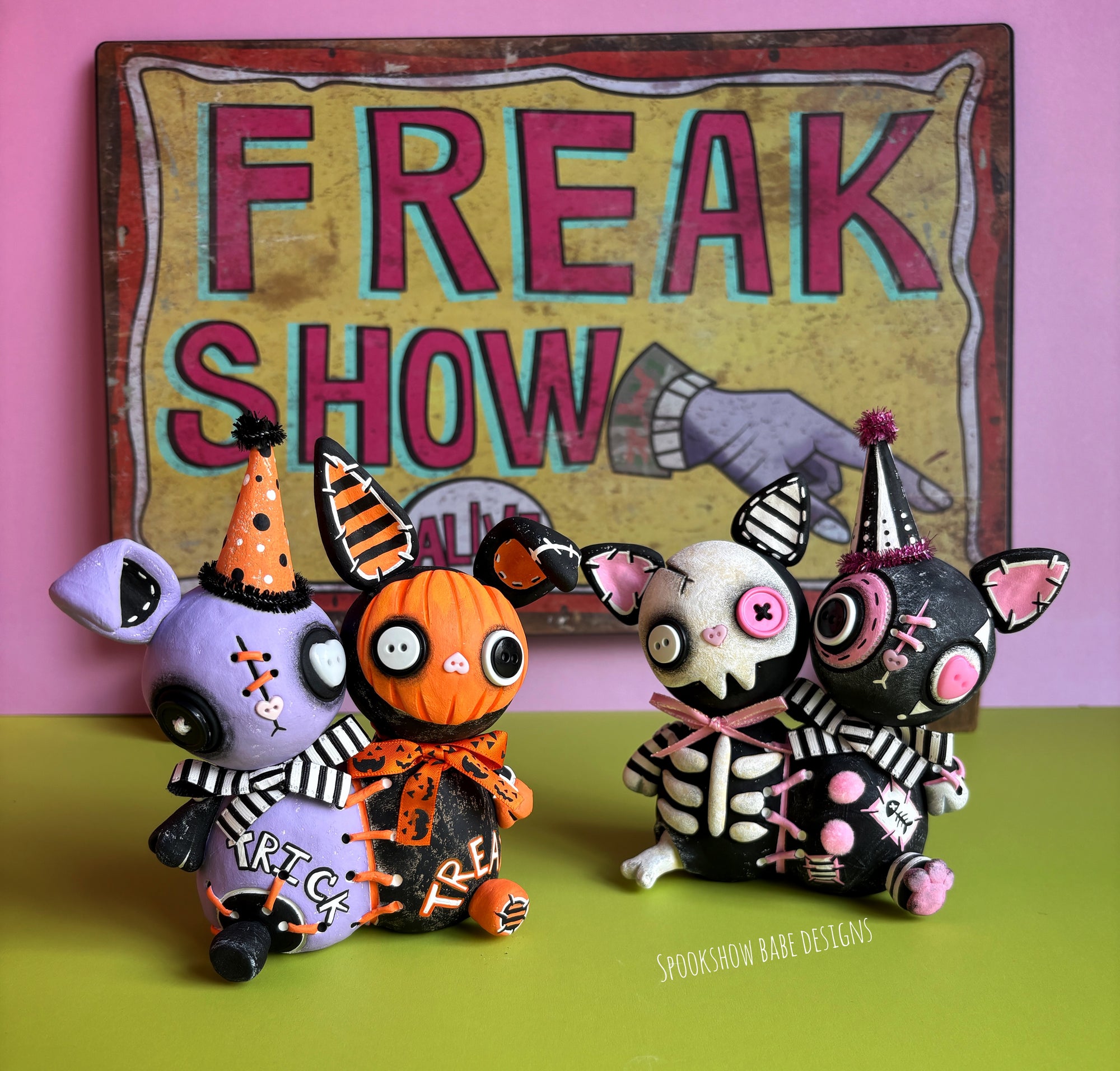 Conjoined Halloween Kittens