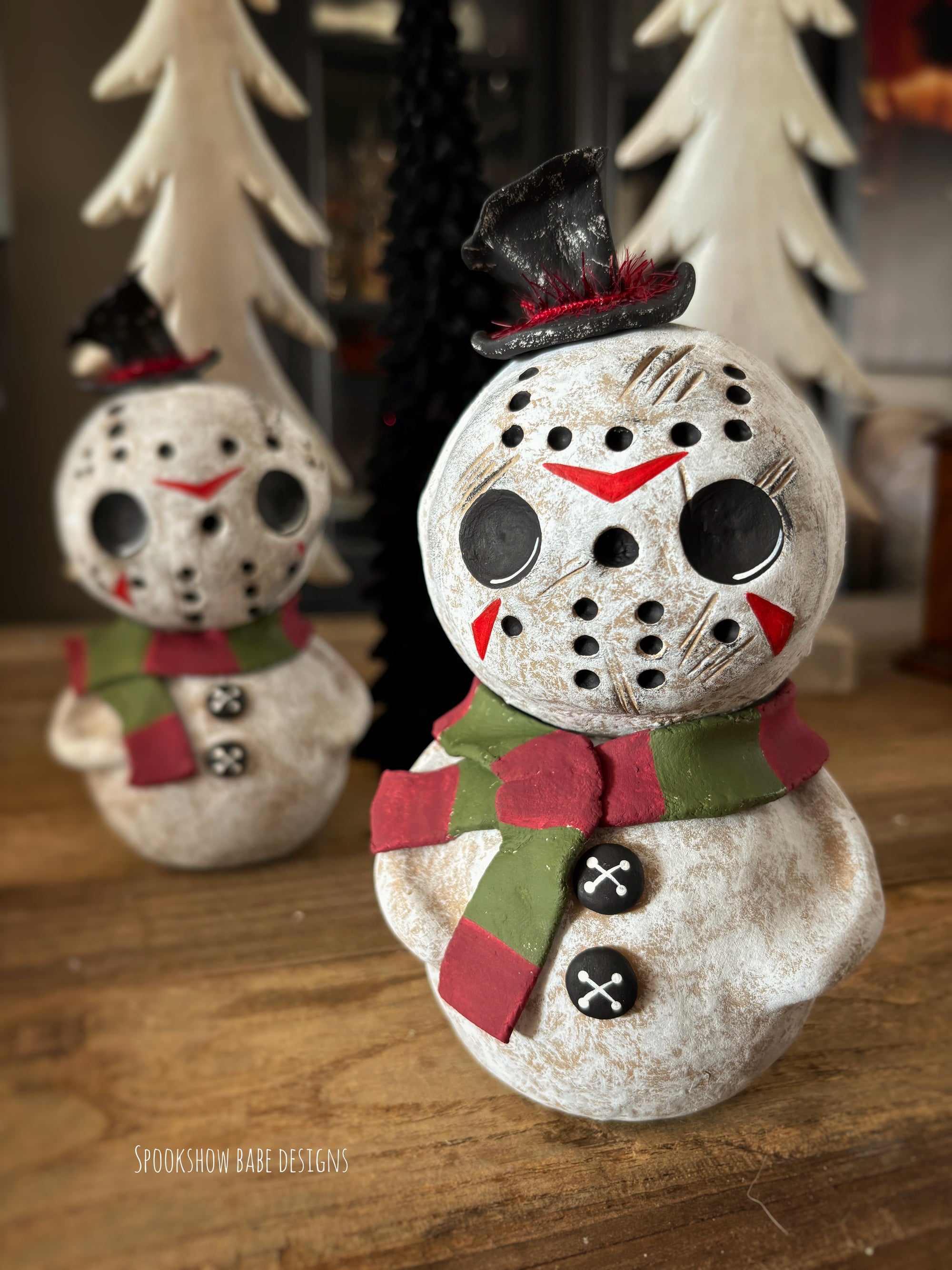 Snowman Slasher with Festive Freddy Scarf (scratched mask)