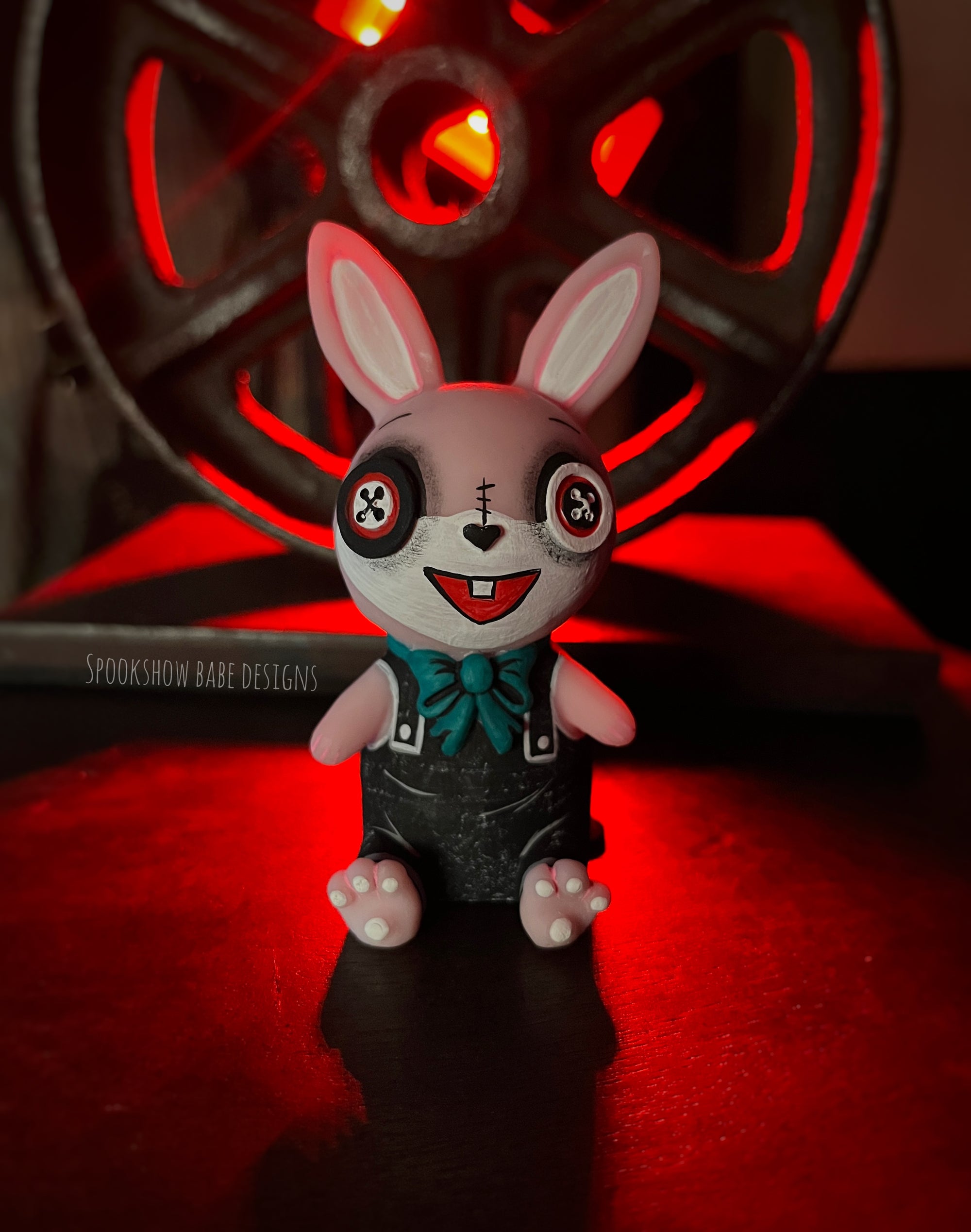 Artist Figurines – Spookshow Babe Designs