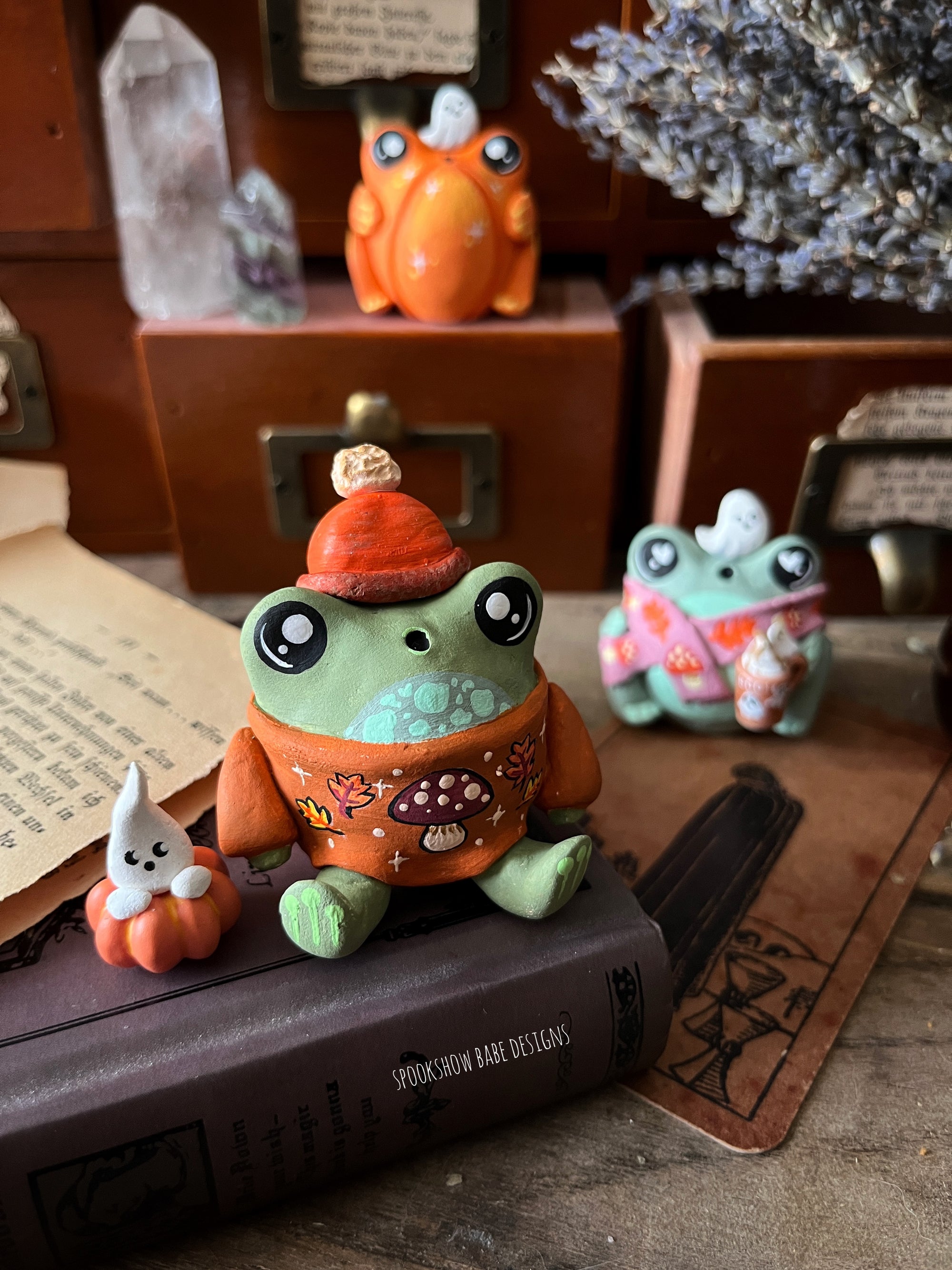 Sweater Weather Frog with Pumpkin