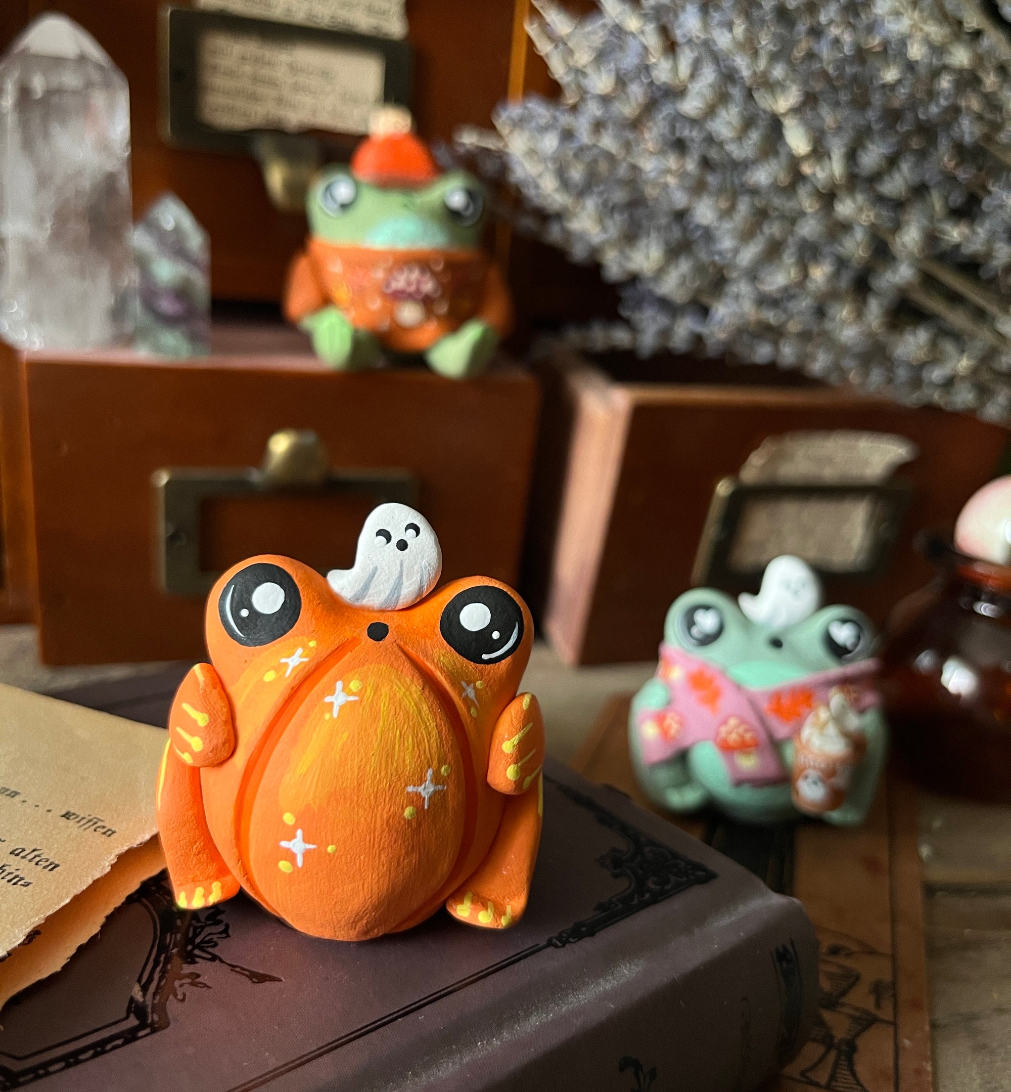 Guppy the Pumpkin Frog & Spook!