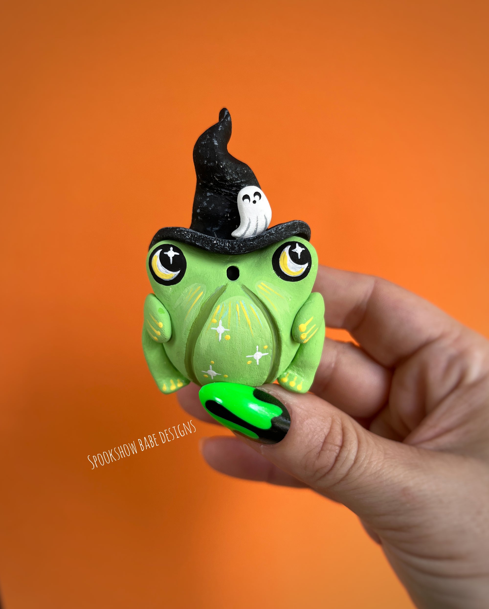 Witchy Pumpkin Frog Companion green version